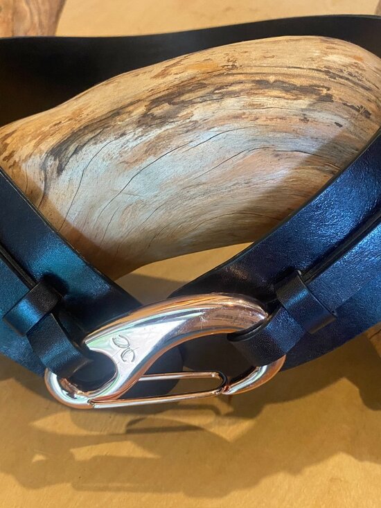 Striking Monika Chiang leather belt with rose gold colored carabiner-style clasp main image 4